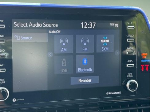 Used 2021 Toyota C-HR XLE FWD image 28