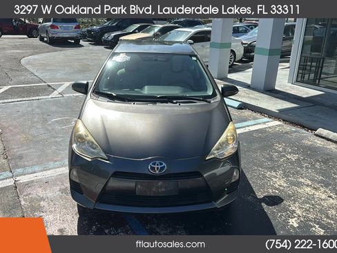 Used 2013 Toyota Prius C One FWD image 4