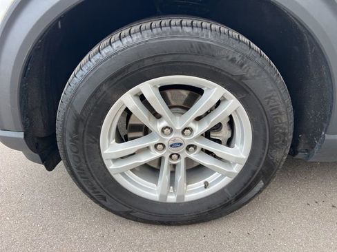 Used 2024 Ford Explorer XLT w/ Equipment Group 202A image 10