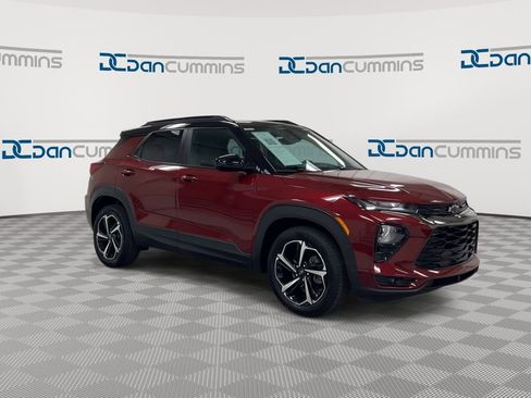 Used 2022 Chevrolet TrailBlazer RS FWD image 2