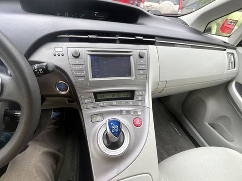 Used 2014 Toyota Prius Two FWD image 11