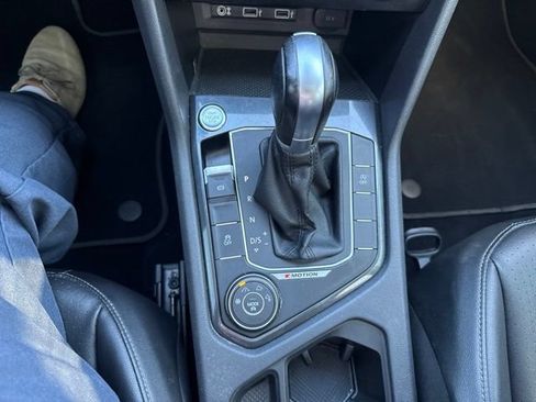 Used 2018 Volkswagen Tiguan SEL AWD/4WD image 8