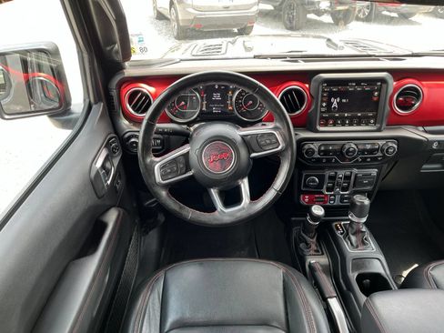 Used 2022 Jeep Wrangler Unlimited Rubicon w/ Steel Bumper Group AWD/4WD image 11