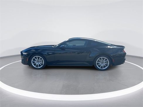 Used 2024 Ford Mustang GT Premium image 4