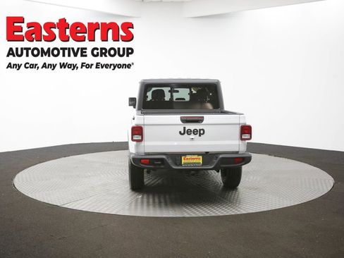 Used 2023 Jeep Gladiator Sport image 37