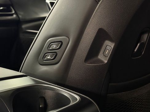 Used 2025 Kia Carnival SX FWD image 53