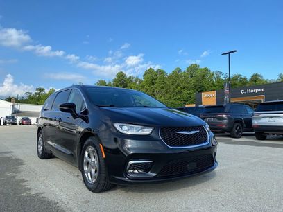 Used 2024 Chrysler Pacifica Limited