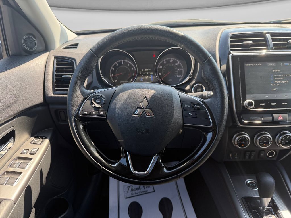 Used 2025 Mitsubishi Outlander Sport SE AWD/4WD image 17