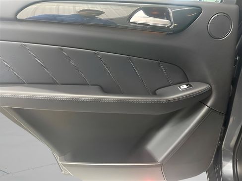 Used 2016 Mercedes-Benz GL 320 BlueTEC 4MATIC image 12