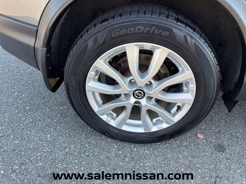 Used 2021 Nissan Rogue Sport SV AWD/4WD image 27