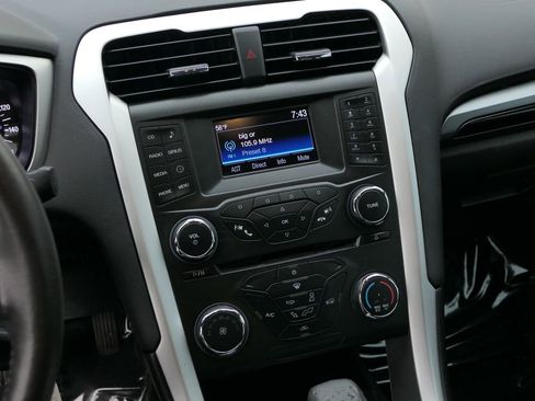 Used 2015 Ford Fusion SE w/ Equipment Group 201A image 21