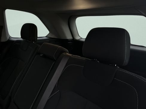 Used 2023 Jeep Grand Cherokee Laredo X image 24