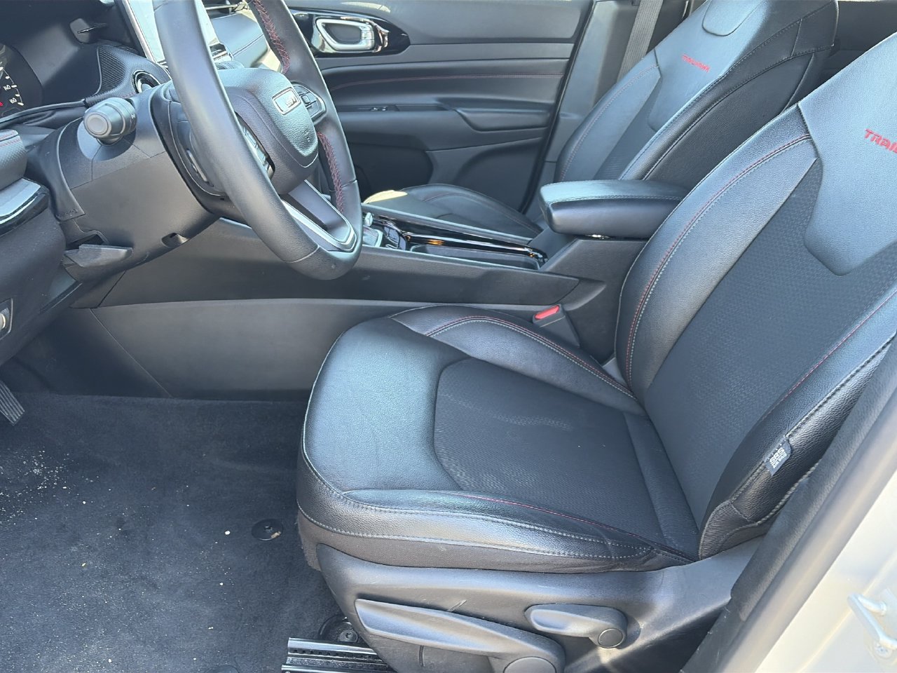 Used 2024 Jeep Compass Trailhawk AWD/4WD image 24