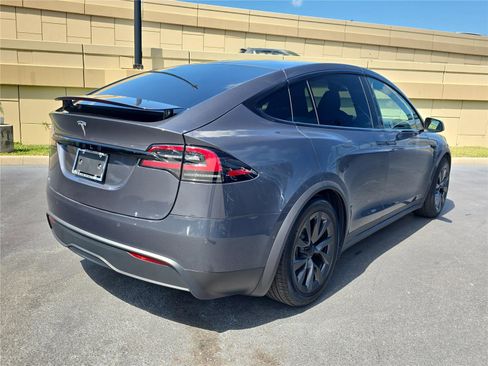 Used 2023 Tesla Model X Base image 3