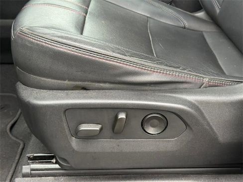 Used 2023 Chevrolet Suburban LT image 18