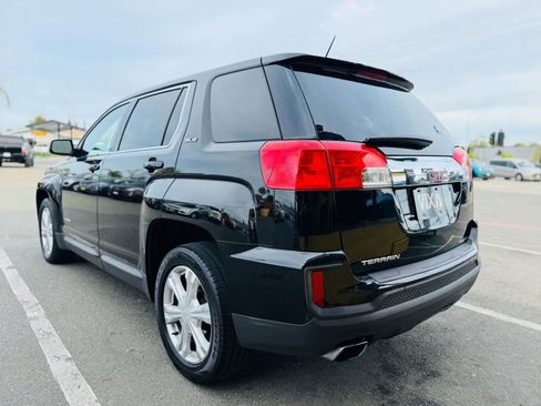 Used 2017 GMC Terrain SLE image 6