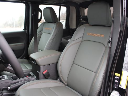 New 2026 Jeep Gladiator Mojave image 16