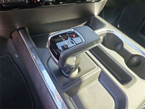 New 2026 GMC Sierra 1500 SLT image 16