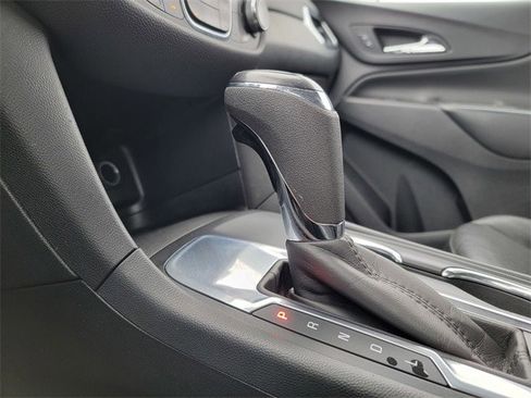 Used 2020 Chevrolet Equinox LT w/ Sport Edition image 30