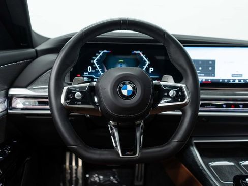 Used 2023 BMW 760i xDrive w/ Executive Package AWD/4WD image 20