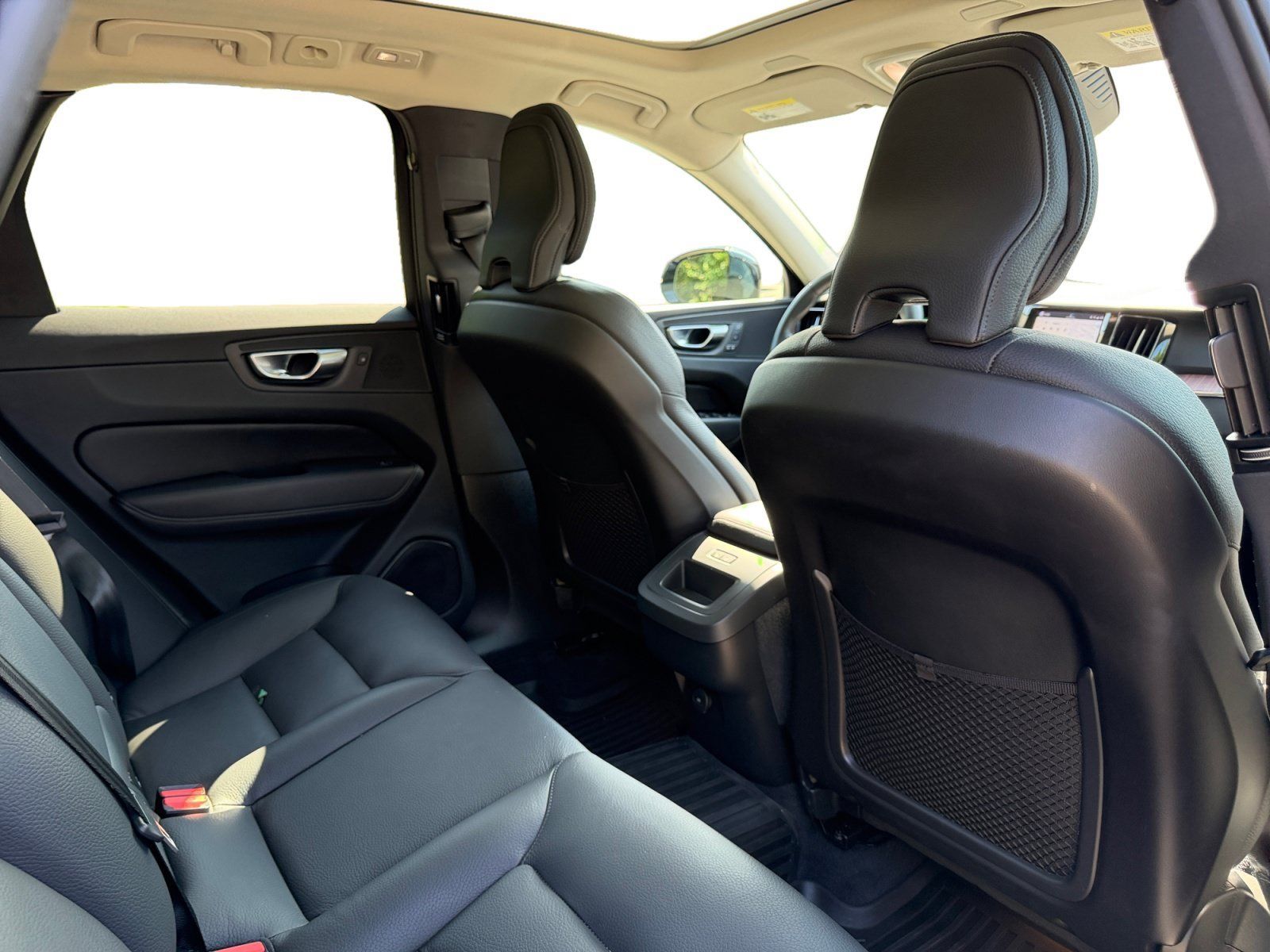 Used 2024 Volvo XC60 B5 Plus w/ Protection Package Premier AWD/4WD image 20