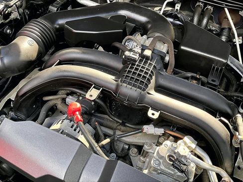 Used 2018 Subaru Outback 2.5i Limited AWD/4WD image 32