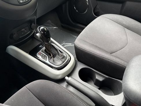Used 2012 Kia Soul + w/ Audio Pkg FWD image 23