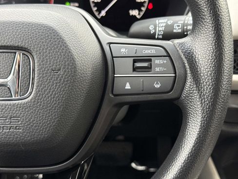 Used 2023 Honda HR-V LX image 9
