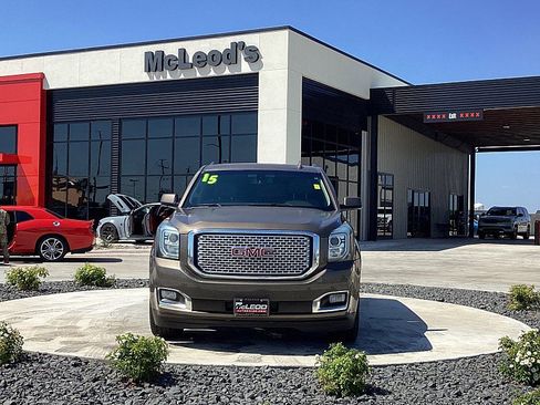 Used 2015 GMC Yukon SLE w/ Convenience Package image 3