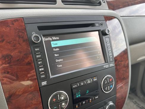 Used 2013 Chevrolet Tahoe LTZ AWD/4WD image 36