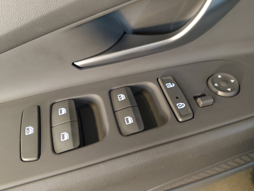 Used 2023 Hyundai Elantra SEL w/ Convenience Package FWD image 27