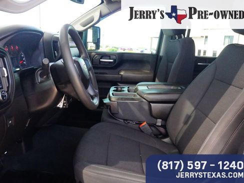 Used 2022 Chevrolet Silverado 2500 Custom w/ Custom Value Package AWD/4WD image 17