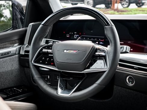 Used 2026 Cadillac Escalade V AWD/4WD image 18