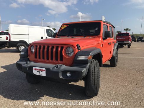 Used 2020 Jeep Wrangler Unlimited Sport S image 3