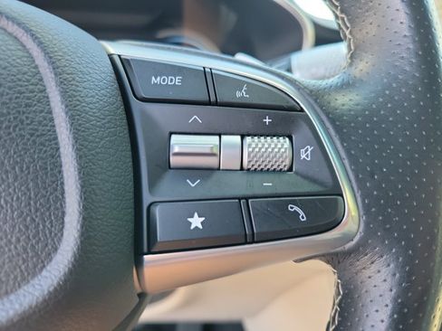 Used 2024 Genesis G70 2.5T AWD/4WD image 19
