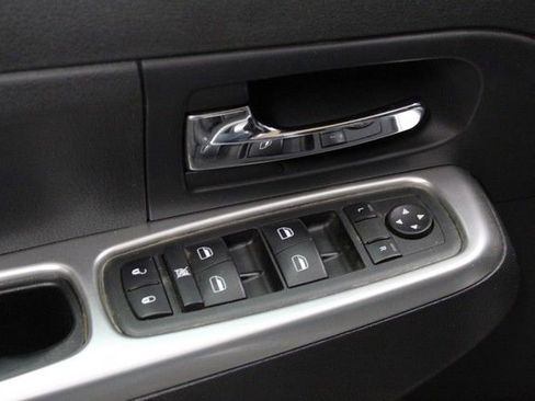 Used 2010 Jeep Liberty Limited image 17