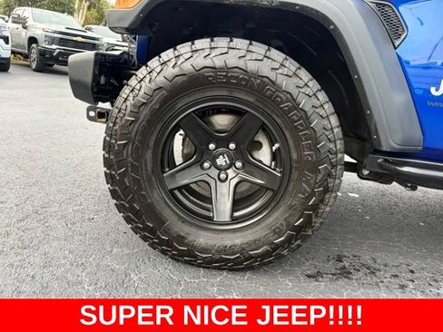 Used 2018 Jeep Wrangler Sport AWD/4WD image 9