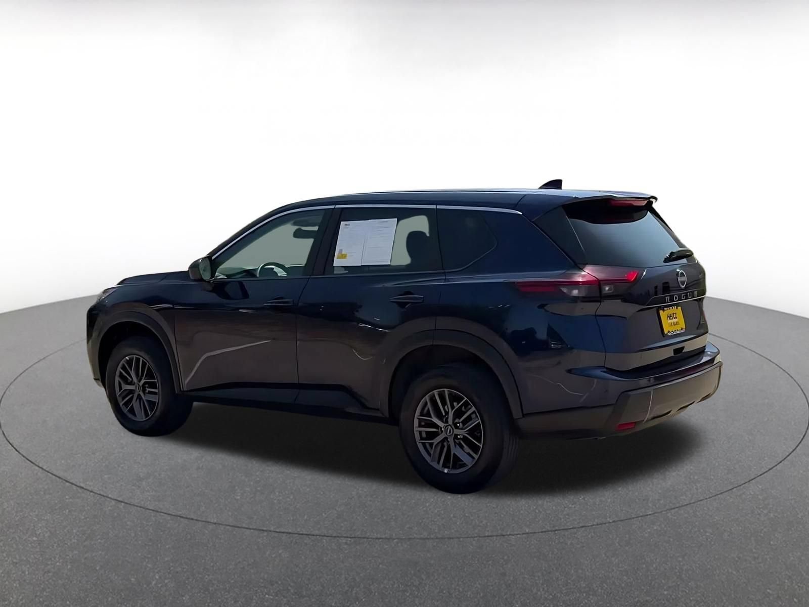 Used 2026 Nissan Rogue SV AWD/4WD image 9