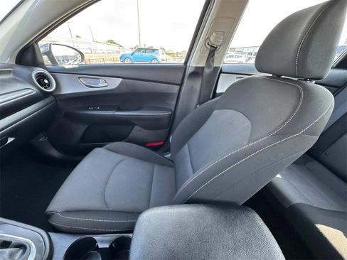 Used 2024 Kia Forte LXS w/ LXS Technology Package image 32