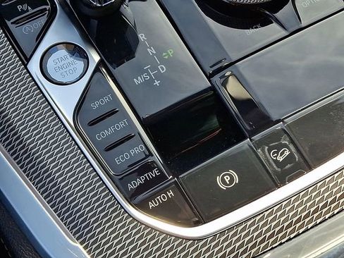 Used 2019 BMW X5 xDrive50i w/ M Sport Package image 30