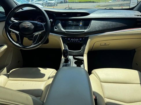 Used 2018 Cadillac XT5 Luxury w/ Driver Awareness Package FWD image 14