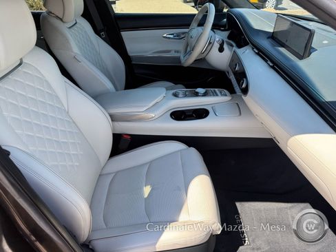 Used 2025 Genesis Electrified GV70 Advanced w/ Prestige Package image 32