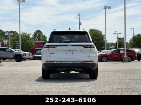 Used 2022 Jeep Grand Cherokee Limited 4xe w/ Luxury Tech Group II AWD/4WD image 6
