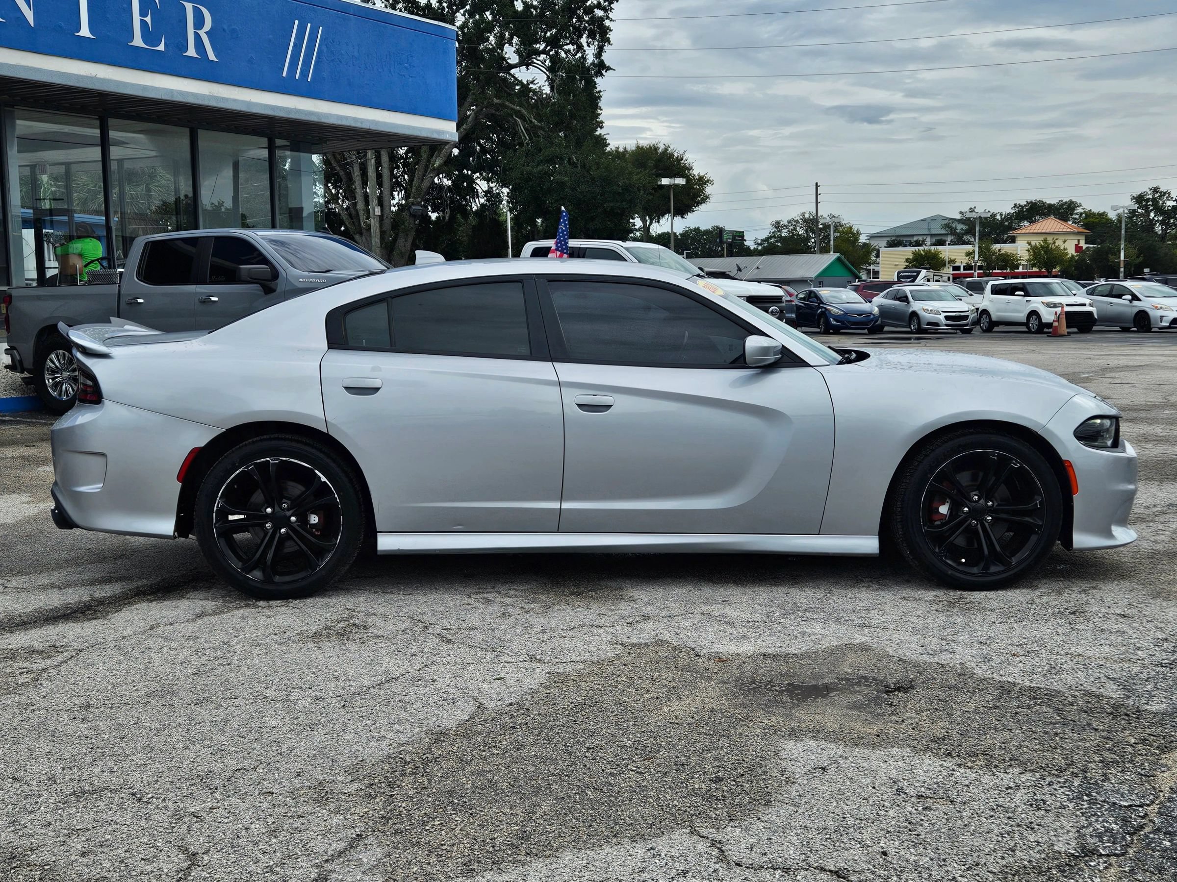 Used 2020 Dodge Charger R/T RWD image 8