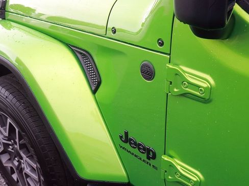 Used 2026 Jeep Wrangler Unlimited Sahara AWD/4WD image 10