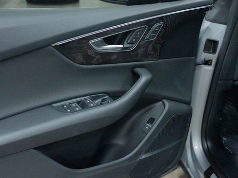 Used 2019 Audi Q8 Prestige w/ Towing Package image 15