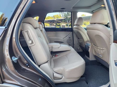 Used 2010 Hyundai Veracruz Limited w/ Navigation Pkg 3 image 29