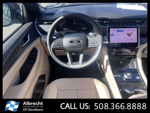 New 2025 Jeep Grand Cherokee Limited w/ Luxury Tech Group II image 20