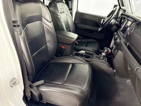 Used 2022 Jeep Wrangler Unlimited Sahara w/ Cold Weather Group image 39