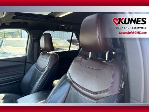 Used 2020 Ford Explorer Platinum w/ Premium Technology Package AWD/4WD image 15